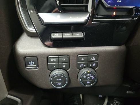 New 2026 Chevrolet Silverado 2500 LTZ w/ LTZ Premium Package image 17