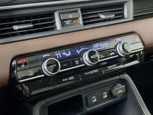 New 2026 Honda Pilot Touring image 17