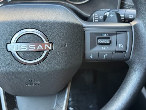 Used 2025 Nissan Rogue S FWD image 20