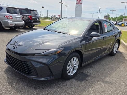 New 2026 Toyota Camry LE FWD image 3