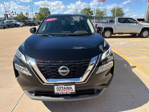 Used 2023 Nissan Rogue SV AWD/4WD image 3