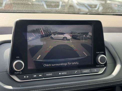 Used 2023 Nissan Rogue SV image 17