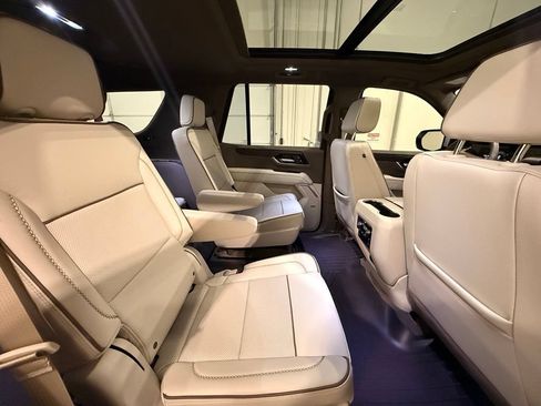 Used 2026 GMC Yukon Denali w/ Sun & Power Step Package AWD/4WD image 36