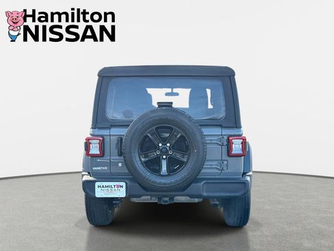 Used 2018 Jeep Wrangler Unlimited Sport image 3