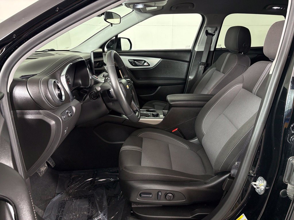 Used 2025 Chevrolet Blazer LT FWD image 14