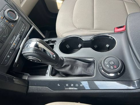 Used 2018 Ford Explorer XLT AWD/4WD image 33