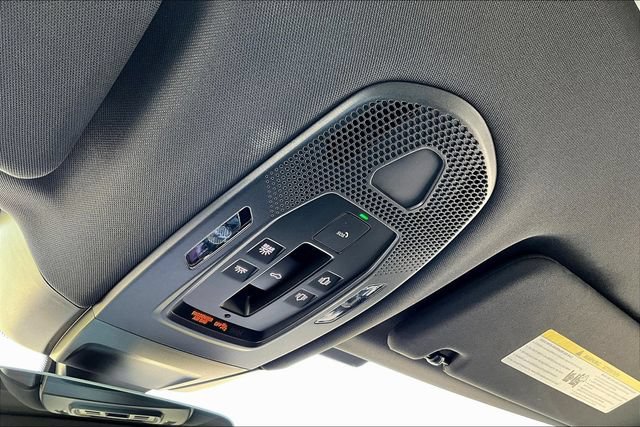 Used 2025 Porsche Panamera RWD image 16