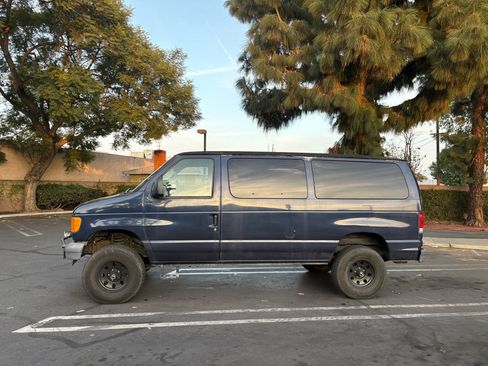 Used 2006 Ford E-150 and Econoline 150 Wagon image 6