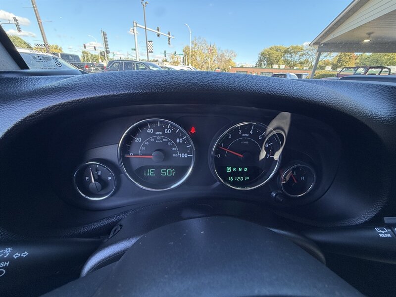 Used 2015 Jeep Wrangler Unlimited Rubicon w/ Connectivity Group AWD/4WD image 20