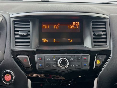 Used 2015 Nissan Pathfinder S image 14