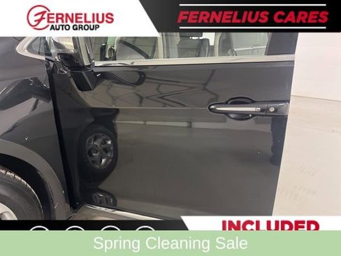 Used 2023 Chrysler Pacifica Limited FWD image 12