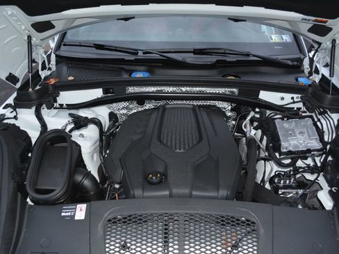 Used 2025 Porsche Macan Turbo image 15