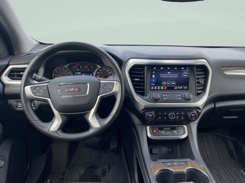 Used 2023 GMC Acadia SLE image 16