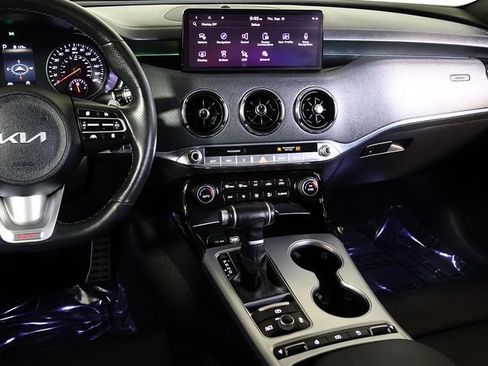 Used 2022 Kia Stinger GT1 AWD/4WD image 15
