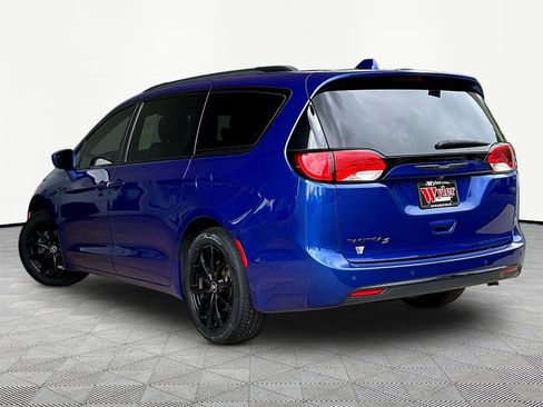 Used 2019 Chrysler Pacifica Touring-L w/ Advanced Safetytec Group FWD image 4