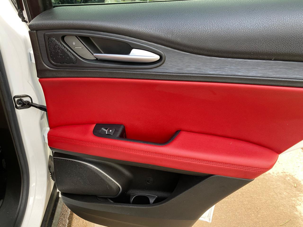 Used 2019 Alfa Romeo Stelvio w/ Nero Edizione RWD image 46