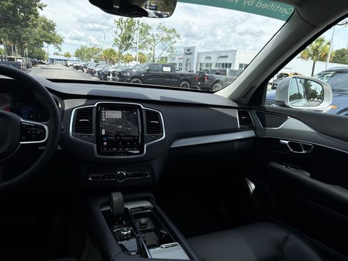 Used 2025 Volvo XC90 B5 Core AWD/4WD image 30
