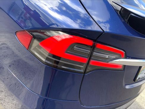 Used 2021 Tesla Model X Long Range AWD/4WD image 32