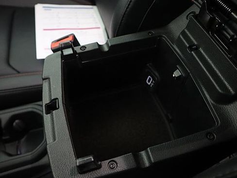 Used 2024 Jeep Wrangler Unlimited Rubicon image 40