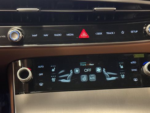 New 2026 Genesis GV70 2.5T Advanced AWD/4WD image 21