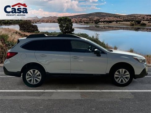 Used 2018 Subaru Outback 2.5i image 2