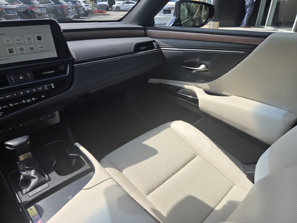 Used 2023 Lexus ES 350 w/ Premium Package FWD image 20
