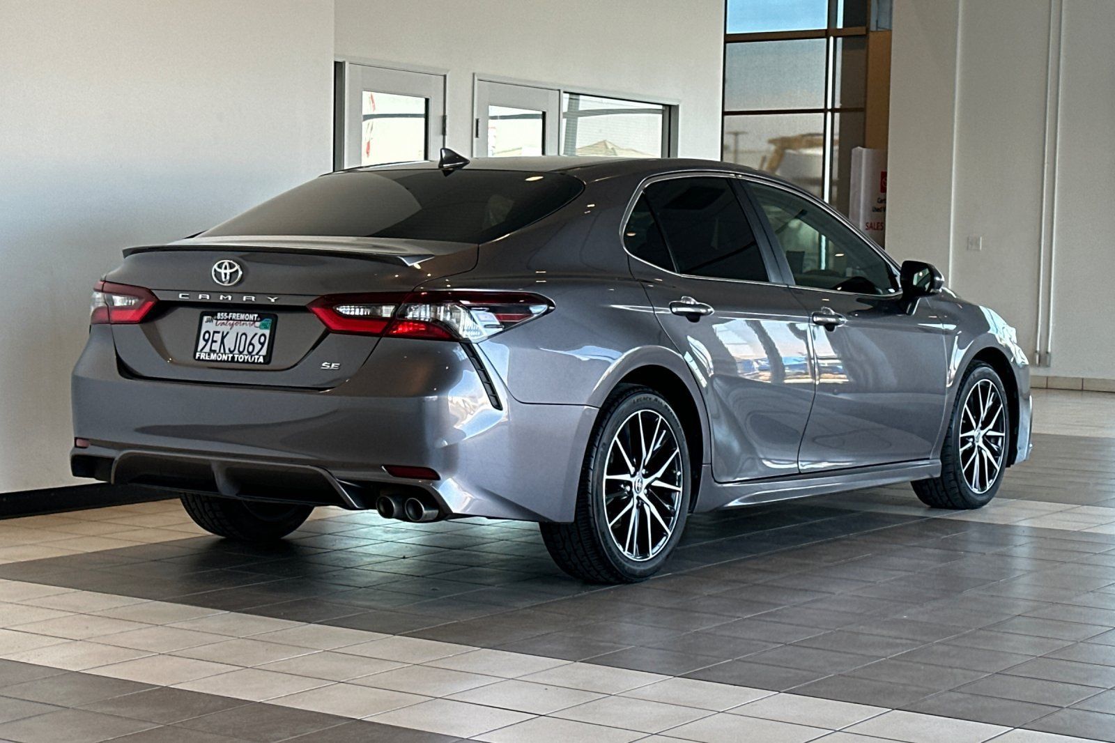 Certified 2023 Toyota Camry SE FWD image 4