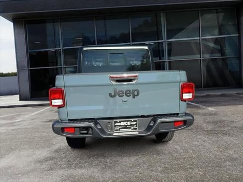 New 2026 Jeep Gladiator Sport image 24