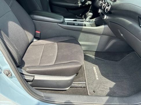 Used 2024 Nissan Sentra SV FWD image 11
