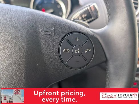Used 2012 Mercedes-Benz GL 550 4MATIC image 18