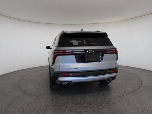 Used 2025 Chevrolet Traverse Z71 w/ Enhanced Driving Package image 13