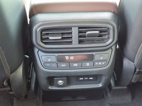 Used 2025 Honda Pilot Elite image 26
