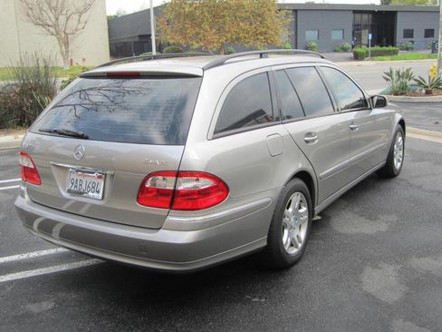 Used 2004 Mercedes-Benz E 320 4MATIC Wagon image 3