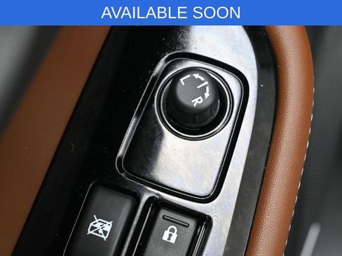 Used 2018 Subaru Outback 3.6R Touring AWD/4WD image 12