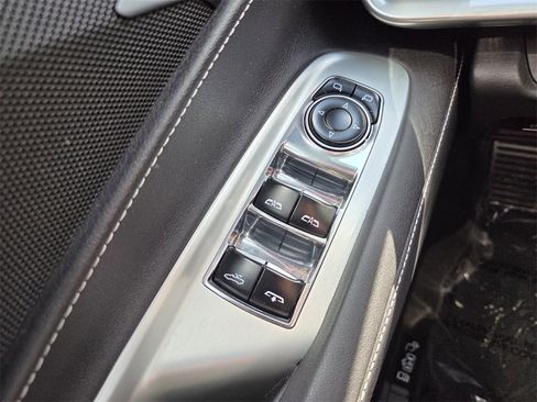 Certified 2025 Chevrolet Corvette Stingray Convertible w/ 1LT image 21