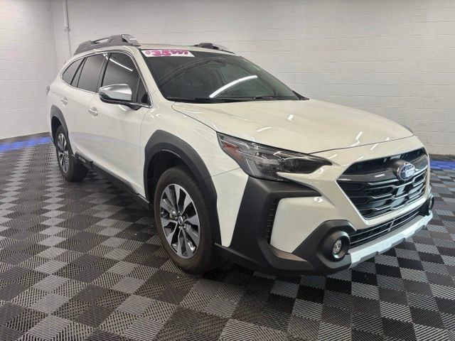 Used 2025 Subaru Outback Touring XT AWD/4WD image 12