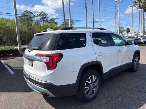 Used 2023 GMC Acadia SLT image 13