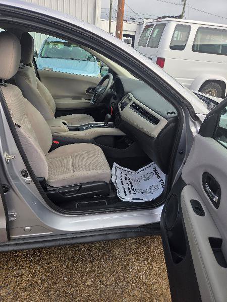 Used 2018 Honda HR-V LX image 9
