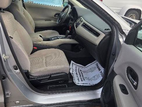 Used 2018 Honda HR-V LX image 9