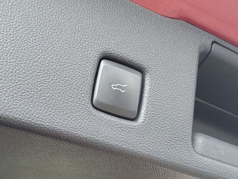 Used 2021 Ford Escape SE w/ Convenience Package image 9