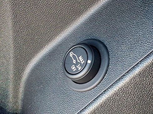 Used 2022 Chevrolet Equinox RS FWD image 26
