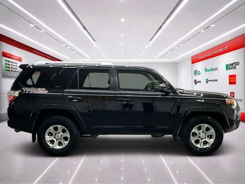 Used 2018 Toyota 4Runner SR5 image 9