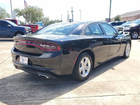 Used 2023 Dodge Charger SXT image 3