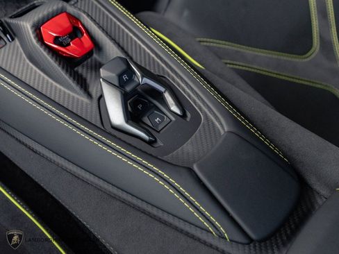 Used 2025 Lamborghini Revuelto AWD/4WD image 15