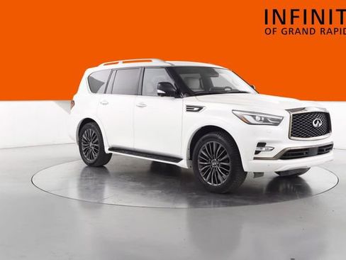 Used 2024 INFINITI QX80 Sensory image 1
