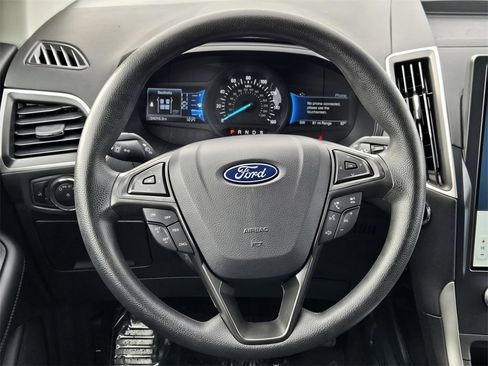 Used 2024 Ford Edge SE image 14