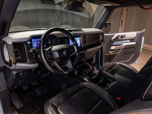 Used 2023 Ford Bronco Badlands image 12