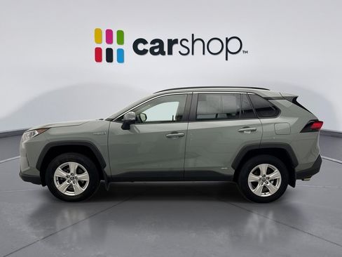 Used 2021 Toyota RAV4 XLE w/ Convenience Package AWD/4WD image 2