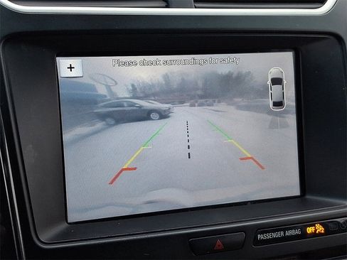 Used 2017 Ford Explorer XLT w/ Equipment Group 201A image 18