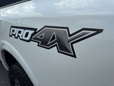 Used 2018 Nissan Titan PRO-4X w/ Pro-4x Convenience Package image 17